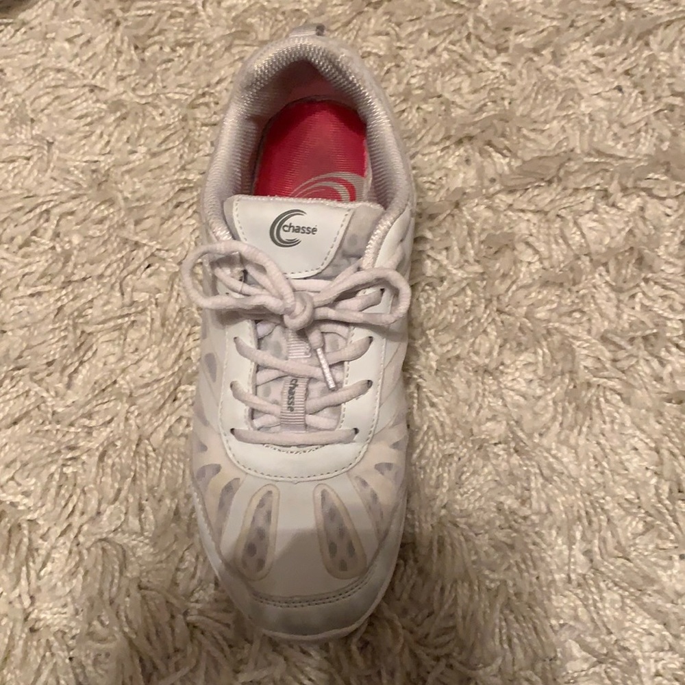 Chasse Cheer Platinum Sneakers- size 9